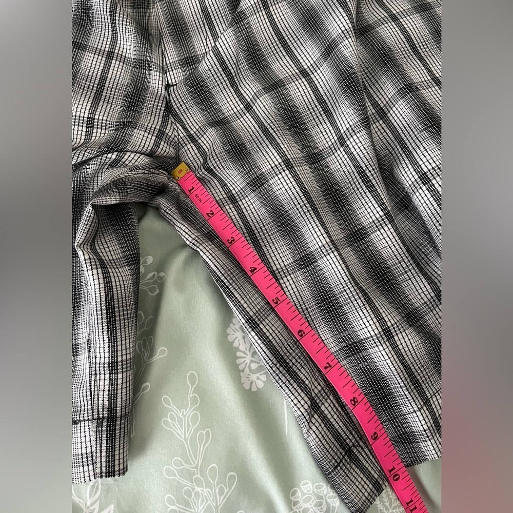 NWT Men’s PGA Clubhouse Shorts Black/White Plaid w/Accessory Pocket; Size 44 - Picture 8 of 8